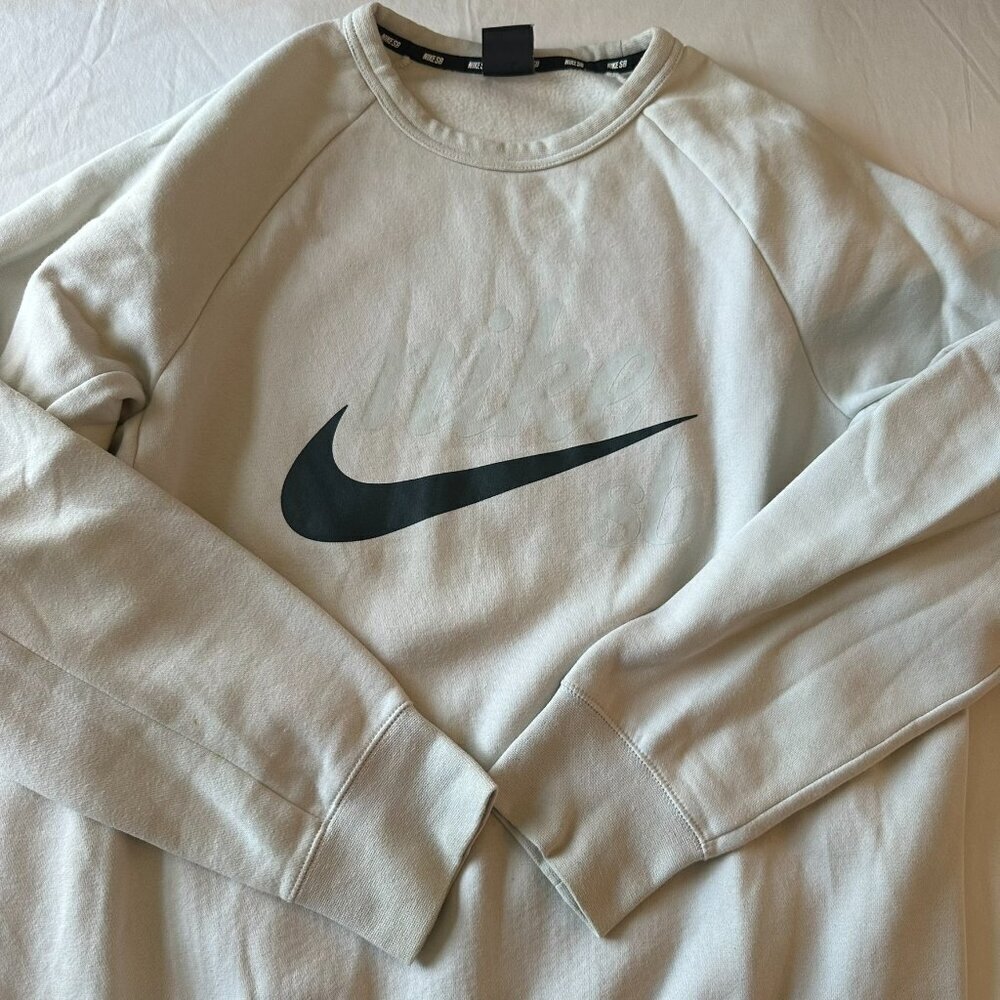 Nike Crewneck Sweatshirt - Picture 2 of 3
